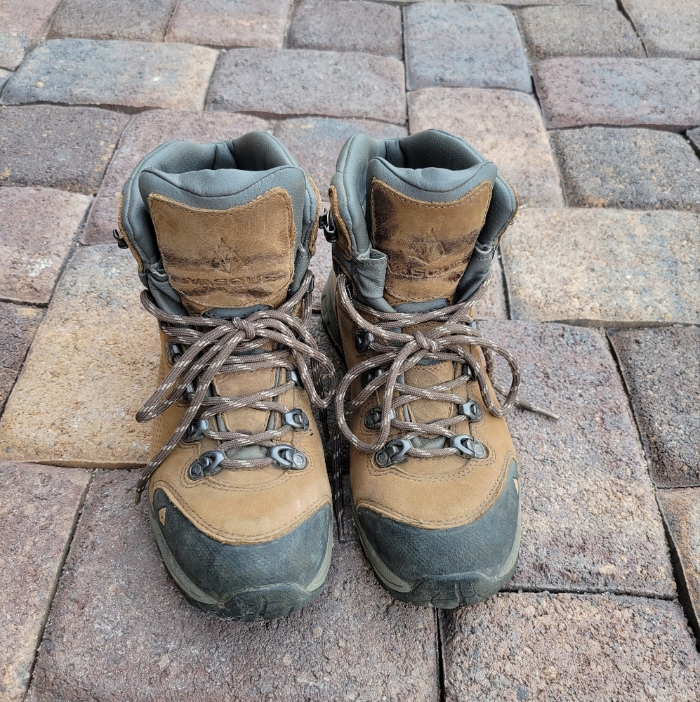 🌼Vasque Women's gortex hiking shoes
